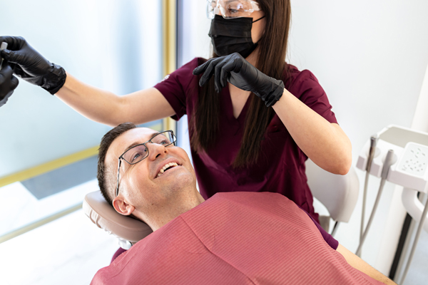 When To See A Restorative Dentist For A Damaged Filling Or Crown